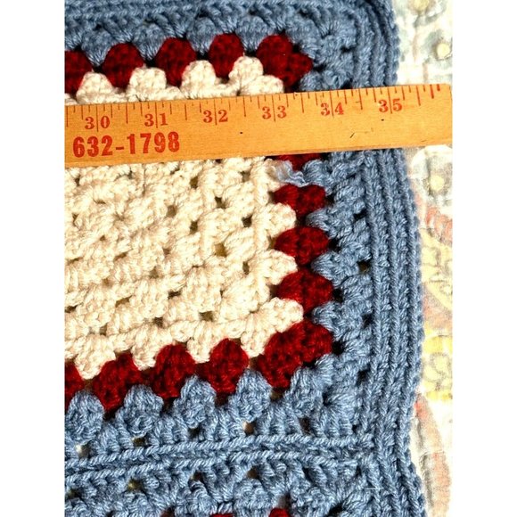 Crochet Granny Square Roseanne Afghan Blanket Throw Baby Crib Retro Grannycore - Picture 5 of 6